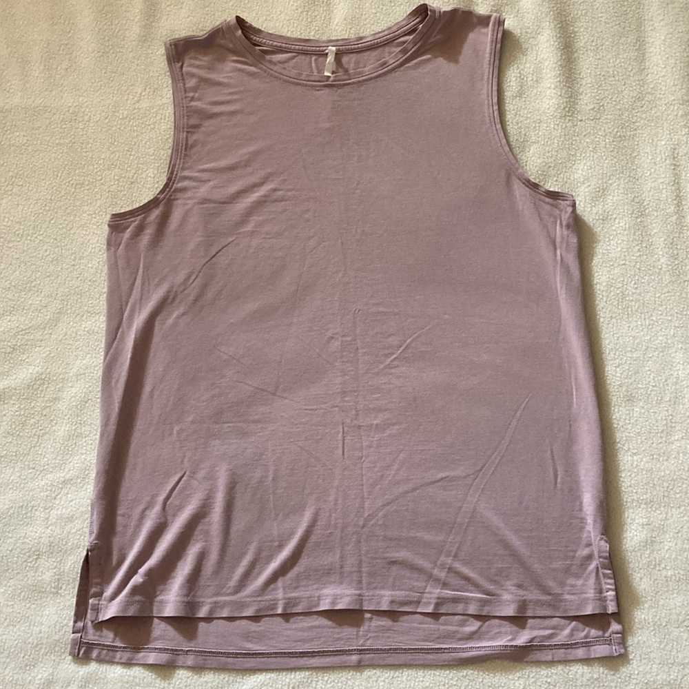 Lululemon muscle tank. Size 8. Lightweight material.